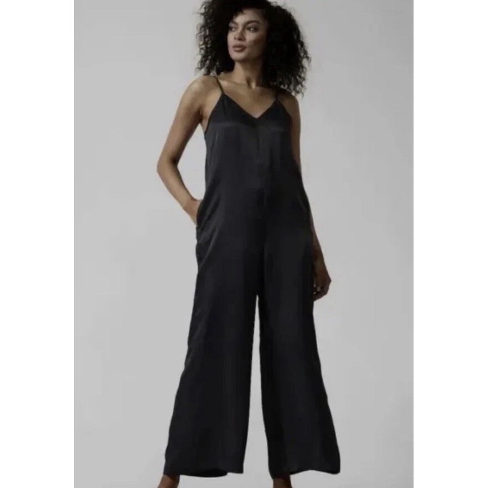 Athleta Calm cool romper- XSmall- black- nwot- 988502-00